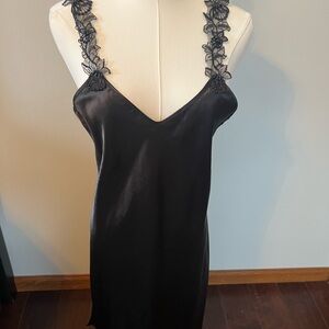 Vintage Dentelle  Chemese Nightgown Slip Style Size Small Black Made In USA